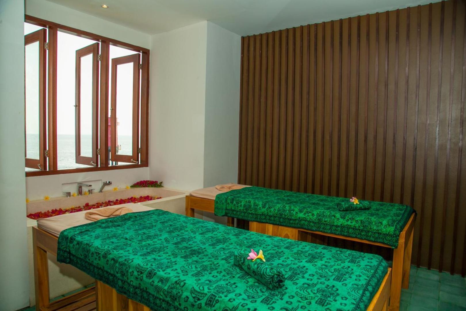Rajavilla Lombok - Seaside Serenity 4* Senggigi