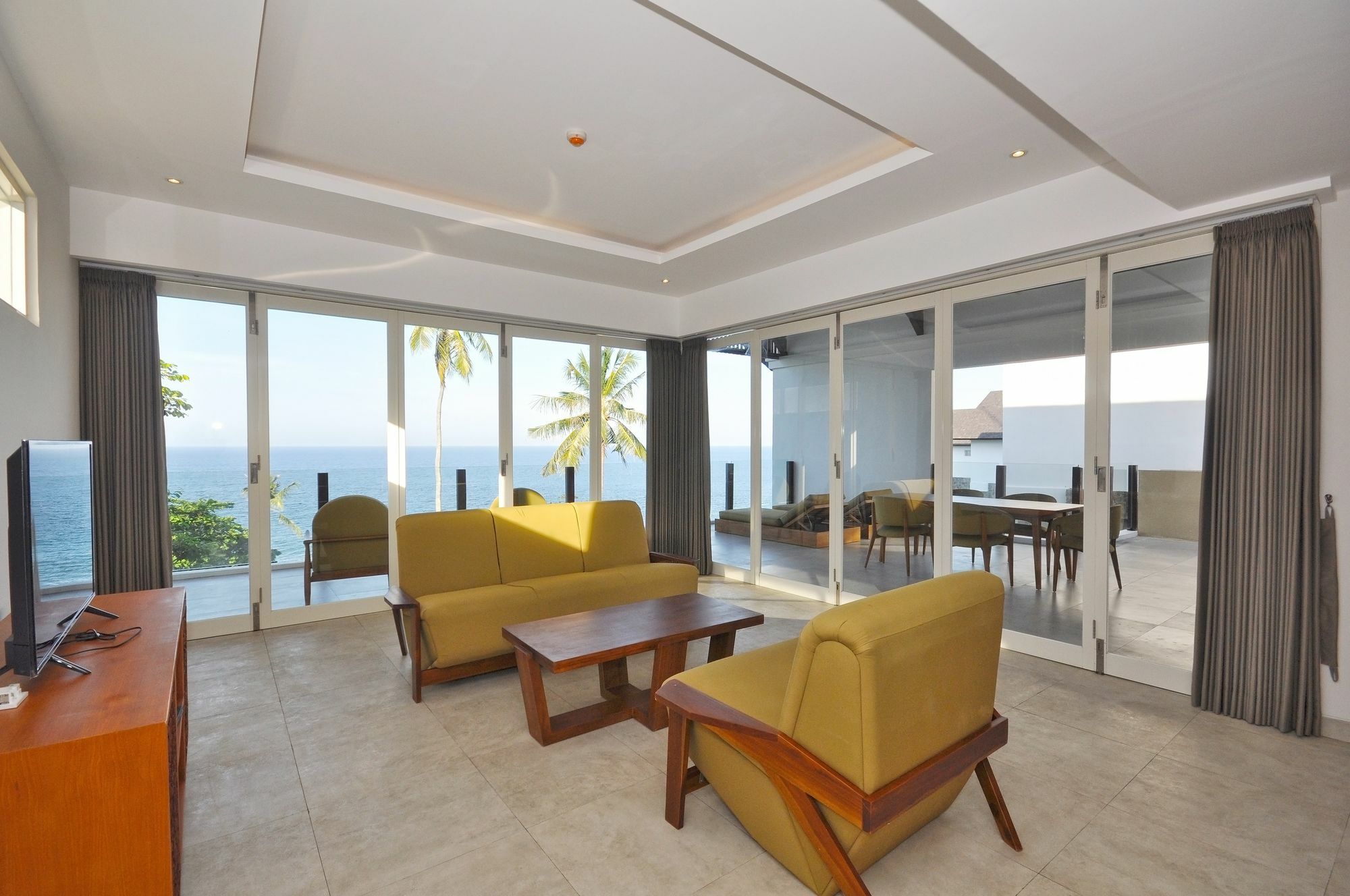 Resort Rajavilla Lombok - Seaside Serenity 4*